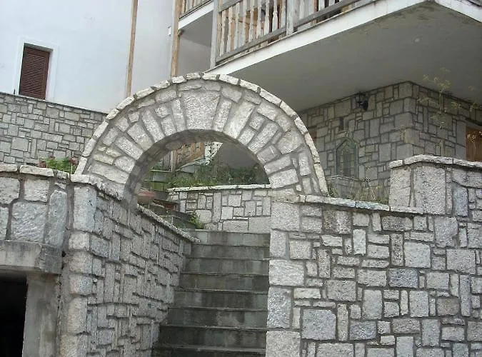 μεζονέτα στην λίμνη πλαστήρα بيت للعطل